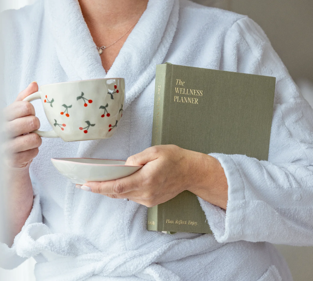 Mayland og BURDE - planner bog - med morgenkåbe og kaffe