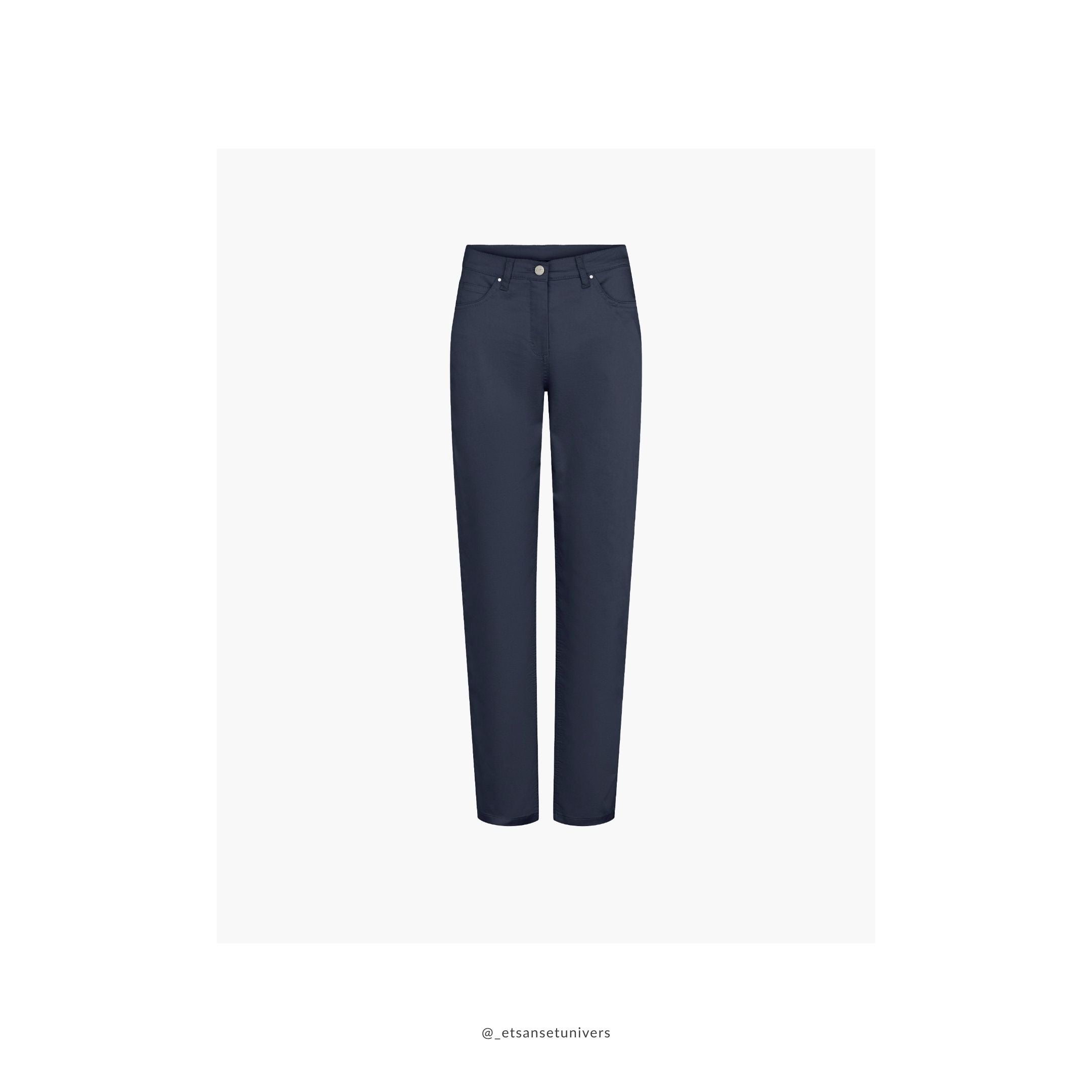 Charlotte Regular - Medium Længde - Midnatsblå - navy blue - OEKO-TEX økologisk bomuld - set forfra - et sanset univers