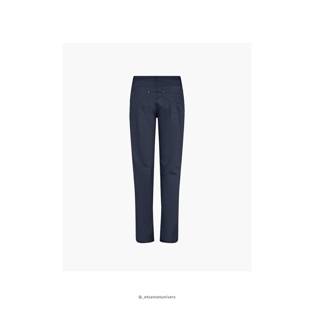 Charlotte Regular - Medium Længde - Midnatsblå - navy blue - OEKO-TEX økologisk bomuld - set bagfra - et sanset univers
