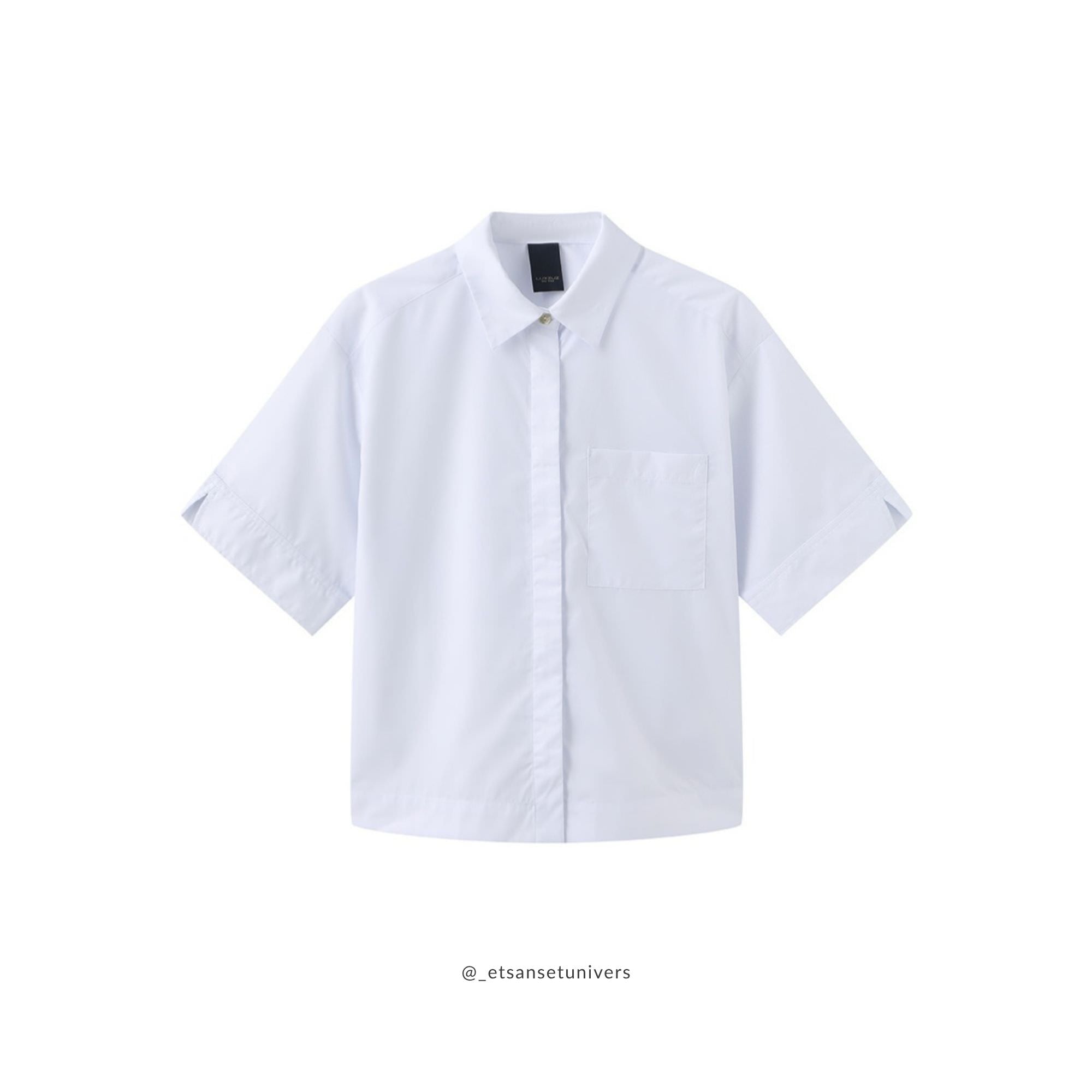 Elene skjortebluse i Off-white forfra – et delikat snit i bløde bløde linjer, let som en sommerdag mod huden - Et Sanset Univers