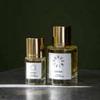 PORCELAIN Gerain No. 5 – to størrelser Gerain naturlig parfume med geranium og sandeltræ vist ved siden af hinanden – Et Sanset Univers