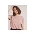 Karin Fine Rib - T-shirt - Vintage Rose - blød modal - set forfra på model - et sanset univers
