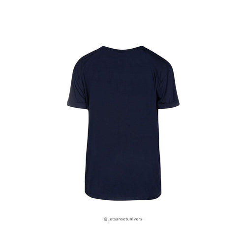 Karin Soft Bamboo T-shirt - Midnatsblå - soft bamboo - set bagfra - et sanset univers