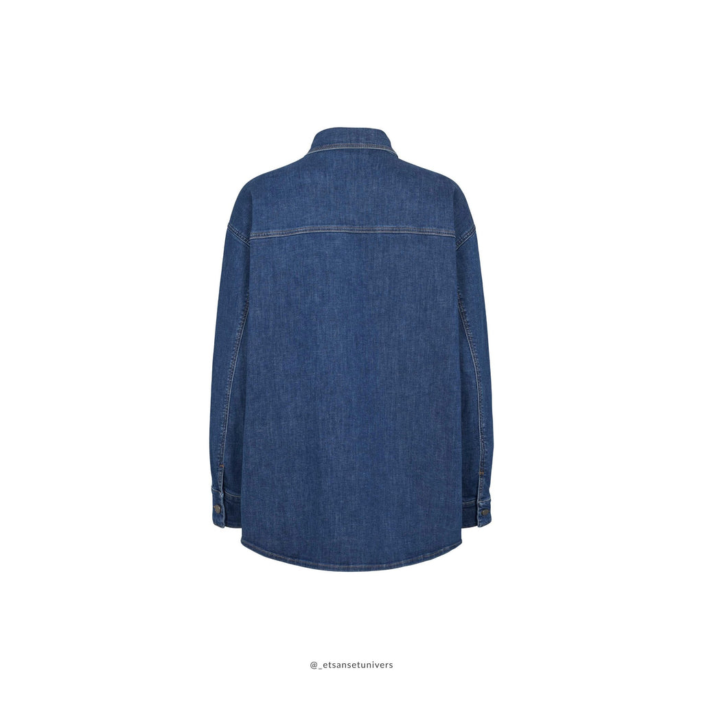 ⭐ bestseller - Mille Denim Skjorte og Jakke - Washed Blue Denim - OEKO-TEX økologisk bomuld - set bagfra - et sanset univers